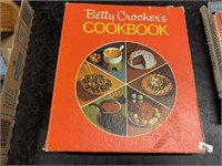 BETTY CROCKER COOK BOOK