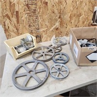 Various sized Pulleys & Electrical items
