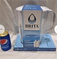 Pichet a eau brita neuf avec 2 filtres