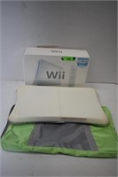 Wii Game Console w/Accessories & Dance Pad