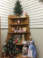 Vintage ornaments, collectibles and more. Shelf