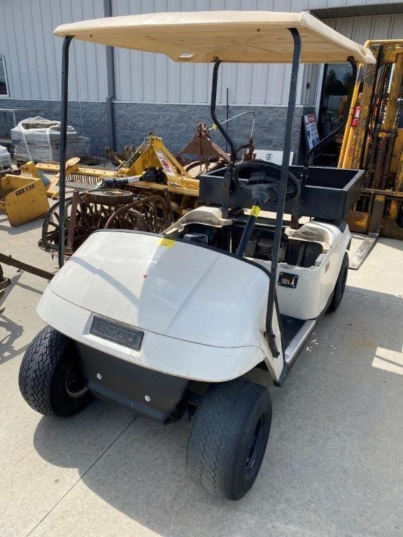 ELECTRIC GOLF CART, THIS CART IS NOT RUNNING,