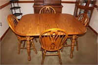 Oak Dining Room Table and Chairs
