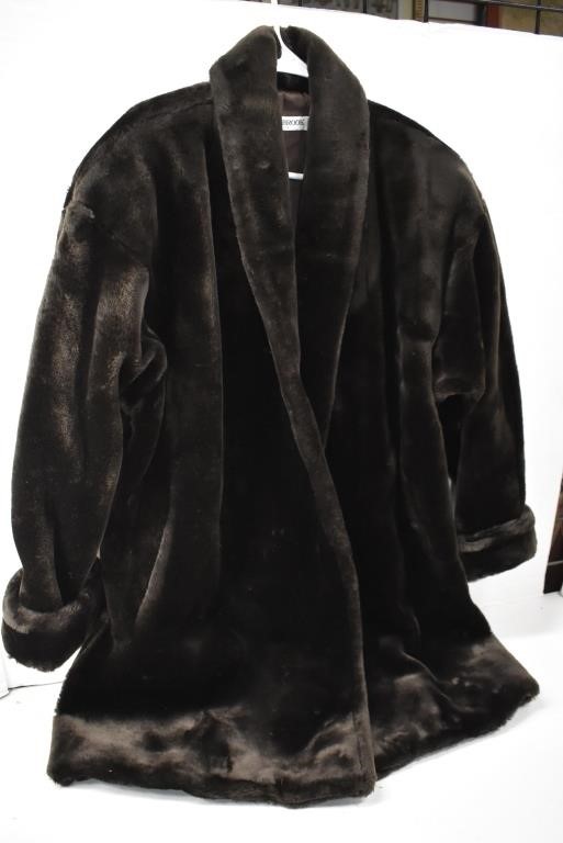 Vintage Donnybrook Plush Faux Fur Coat Size Small