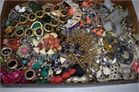 100 Assorted Costume Jewelry Necklaces
