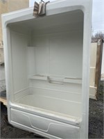Maax Tub with Surround and Dome Top