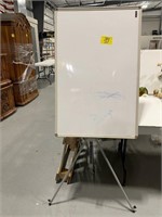 FORAY WHITE BOARD ON METAL EASEL
