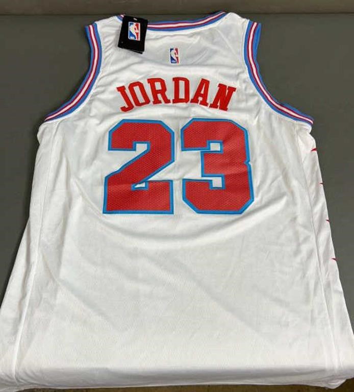 NWT Michael Jordan Chicago Bulls NBA Jersey
