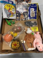 BEANIE BABIES, GROUP OF VINTAGE ET COLLECTIBLES,