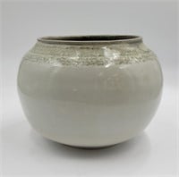 !982 Wheel Thrown Porcelain Pot