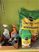 Miracle Grow Potting Soil & Gardening Tools