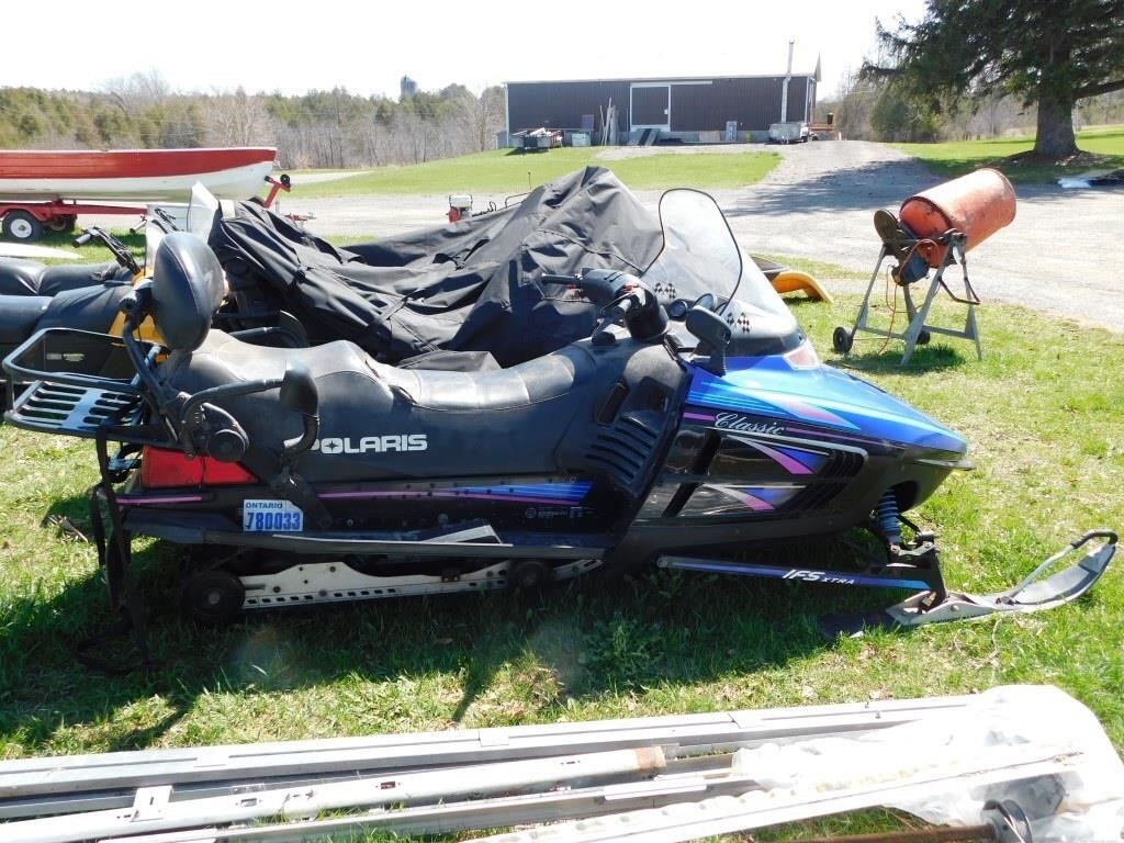 1996 POLARIS SNOWMOBILE CLASSIC WITH COVER -