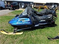 1998 SKIDOO SNOWMOBILE GRAND TOURING - WITH COVER