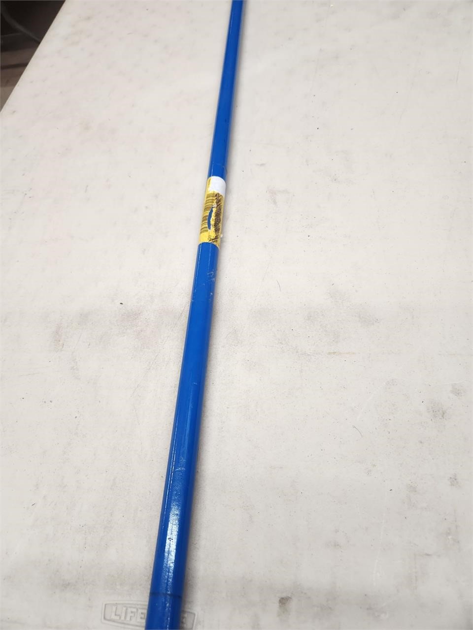 BWK636 - Fiberglass Broom Handle 59"L x 1"W
