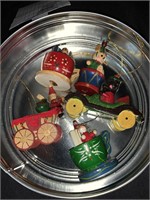 5 VINTAGE RUSS WOOD CHRISTMAS ORNAMENTS IN TIN