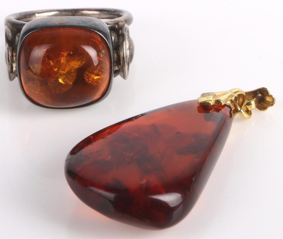 AMBER STERLING SILVER LADIES RING & PENDANT
