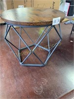 Small table (end table/coffee table)