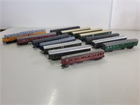 Vintage Model Train Cars w/ Engine H/O Scale
