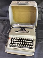VTG Monarch by Remington Travel Typewriter