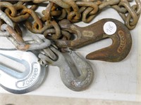 LOT OF CHAIN WITH HOOKS