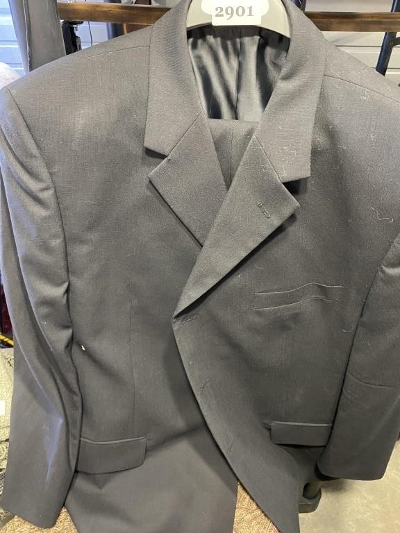 Versini Suit - No sizes - looks tailored