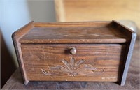 VINTAGE SOLID WOOD COUNTER BREAD BOX