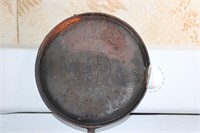 GRISWOLD 9 CAST IRON SKILLET 11 INCH - CHIPPED