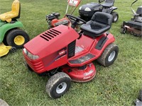 Toro / Wheel Horse lawn tractor