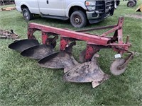 IH 420 full mount 4-16” plow