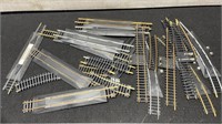 24 Pieces Of HO Scale Terminals, Re Railers & Trac