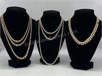 Vintage Pearl Necklaces Medium Length
