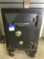 24 inch antique The Hall’s Safe Company safe -