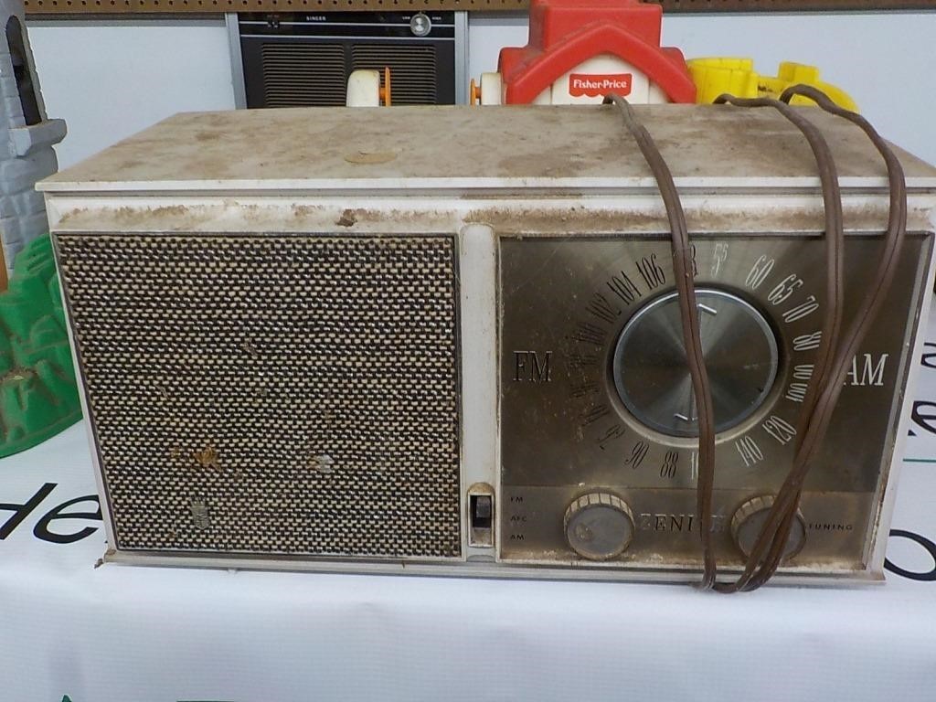 Vintage Zenith radio as is