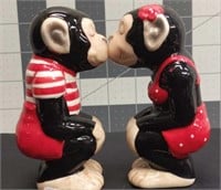 Magnetic Salt and pepper shakers -monkies