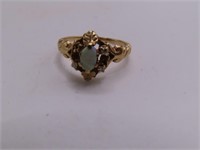 14kt Gold sz4 Petite Ring Beautiful Stone 1.9g