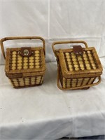 2 lunch baskets with handles