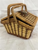 Split bamboo lunch basket
