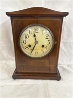 Mantle clock with mahogany case 1930s. Has key