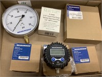 Two new measureman contractor pressure gauges.