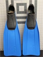 Rondone Clio blue fins size 2.5-3.5 new in package