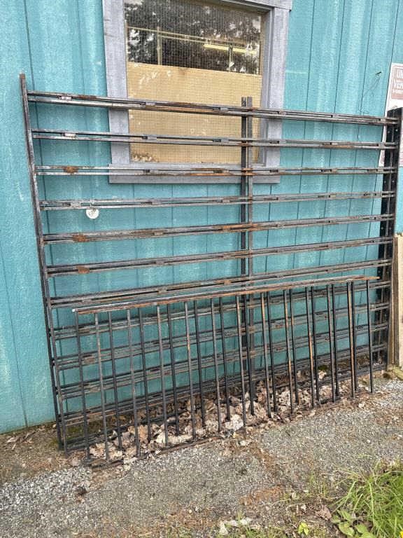 Decorative iron gates or fencing, two pieces 7‘ x
