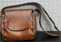 Vintage 1960-70s handmade tooled leather purse /