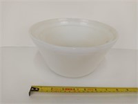 Vintage Federal Glass Milk Glass Nesting Bowls