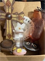 Nice box of glassware and feeders