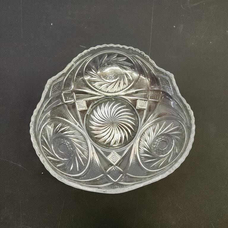Pressed glass bowl, slight triangular shape