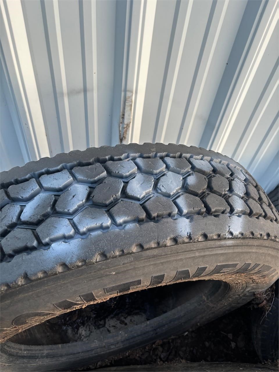 Used semi tire good tread