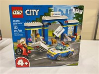 BRAND NEW LEGO City Police Station Chase