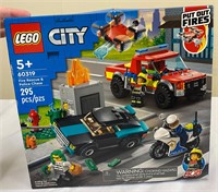 BRAND NEW LEGO City Fire Rescue & Police Chase