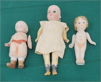 Jointed porcelain dolls