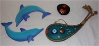 Decorative aquatic items.